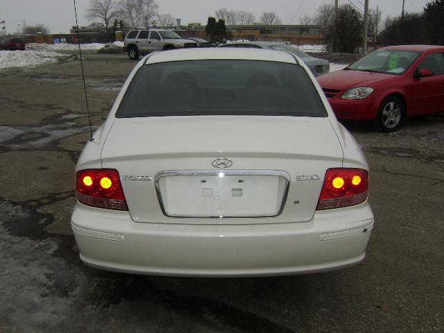 Hyundai Sonata 2004 photo 4