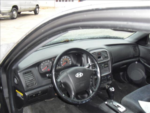 Hyundai Sonata 2004 photo 2