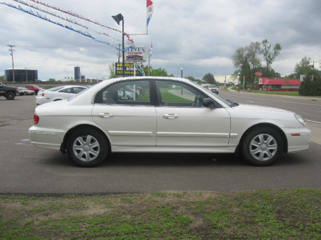 Hyundai Sonata 2004 photo 2