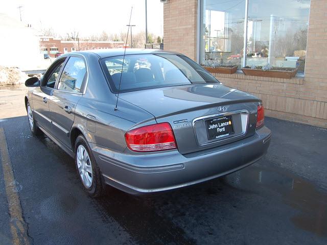 Hyundai Sonata 2004 photo 2