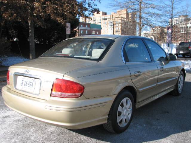 Hyundai Sonata 2004 photo 2