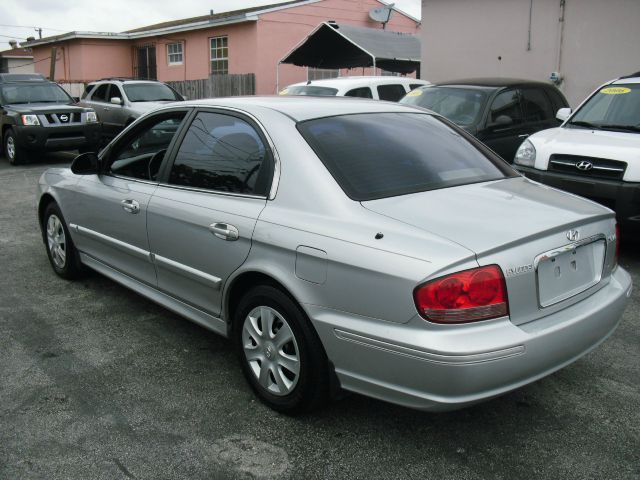 Hyundai Sonata 2004 photo 1