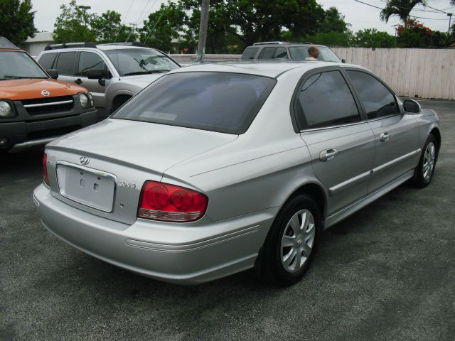 Hyundai Sonata 2004 photo 4