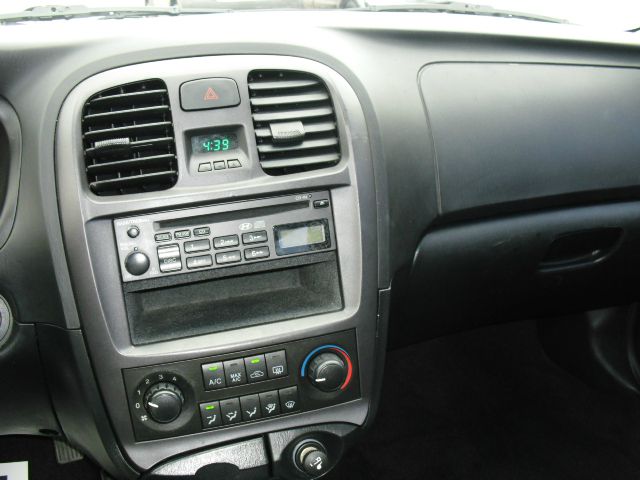 Hyundai Sonata 2004 photo 6