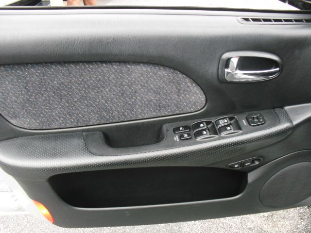 Hyundai Sonata 2004 photo 8