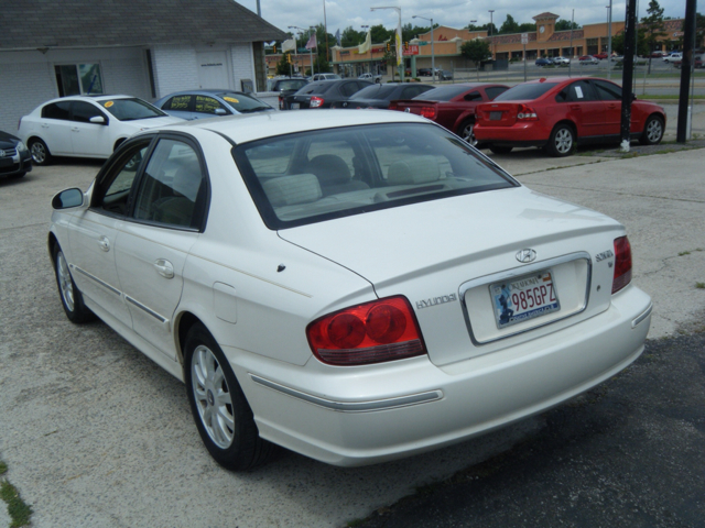 Hyundai Sonata 2004 photo 10