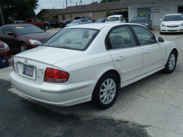 Hyundai Sonata 2004 photo 25