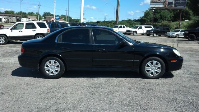 Hyundai Sonata Base Sedan