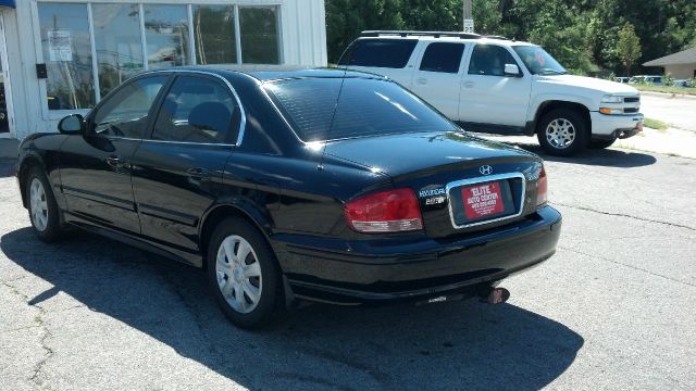 Hyundai Sonata 2004 photo 2