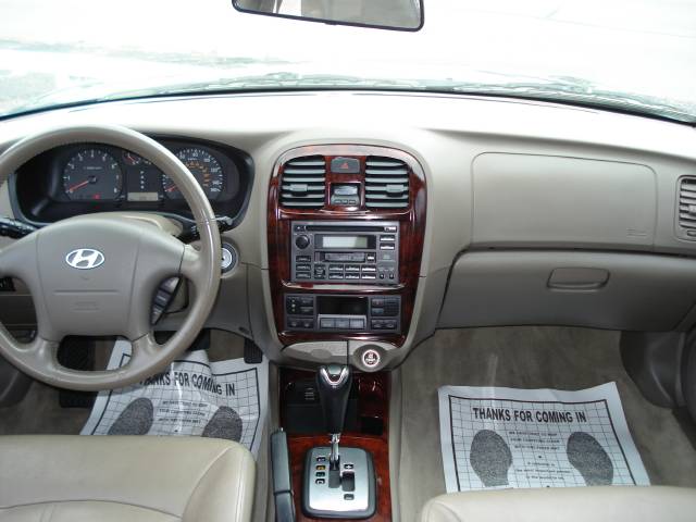 Hyundai Sonata 2004 photo 2