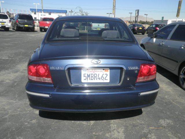 Hyundai Sonata 2004 photo 2