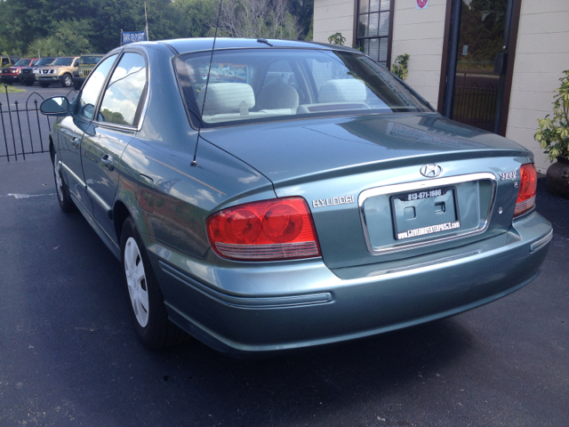 Hyundai Sonata 2004 photo 2