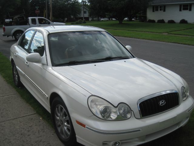 Hyundai Sonata 2004 photo 2