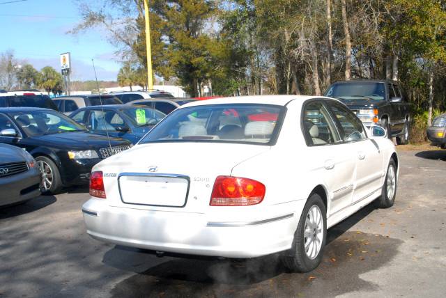 Hyundai Sonata 2004 photo 2