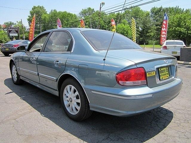 Hyundai Sonata 2004 photo 1