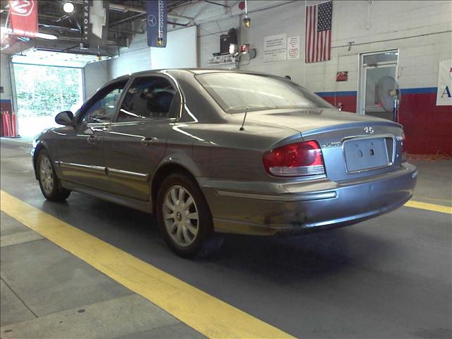 Hyundai Sonata 2004 photo 2