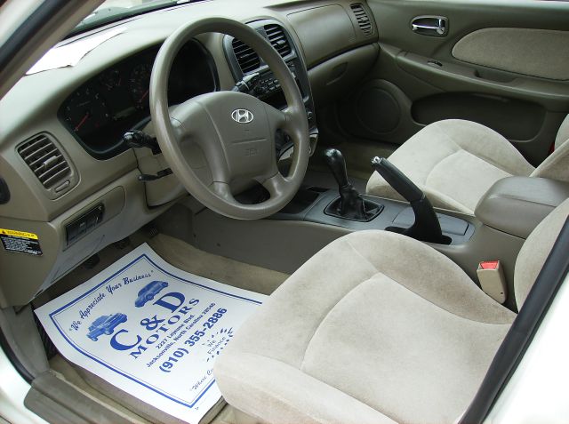 Hyundai Sonata 2004 photo 1