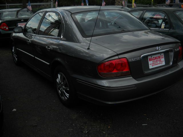 Hyundai Sonata 2004 photo 3