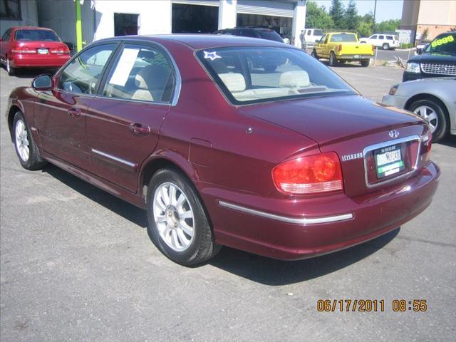 Hyundai Sonata 2004 photo 2