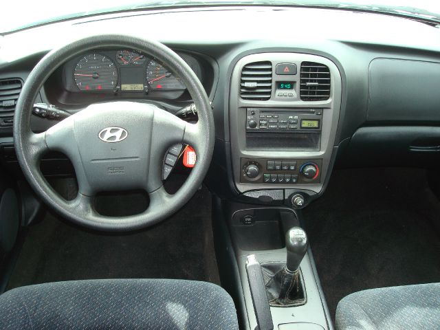 Hyundai Sonata 2004 photo 6