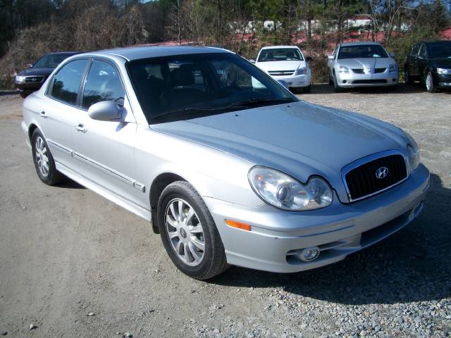 Hyundai Sonata 2004 photo 1