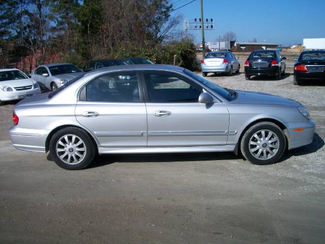 Hyundai Sonata 2004 photo 2