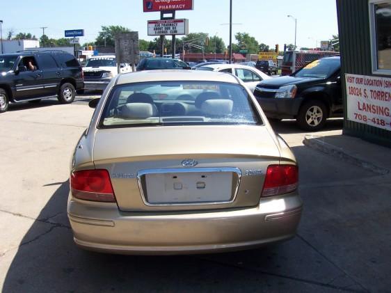 Hyundai Sonata 2004 photo 2