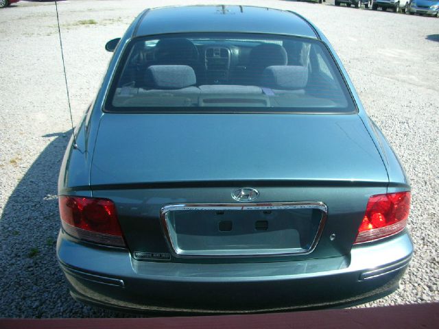 Hyundai Sonata 2004 photo 2