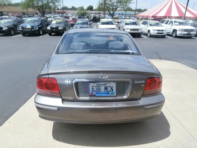 Hyundai Sonata 2004 photo 19