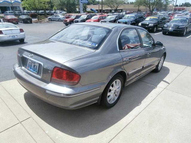 Hyundai Sonata 2004 photo 21