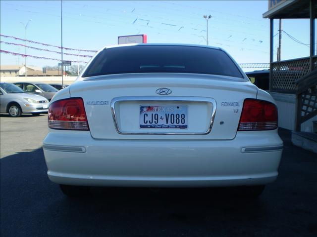 Hyundai Sonata 2005 photo 2