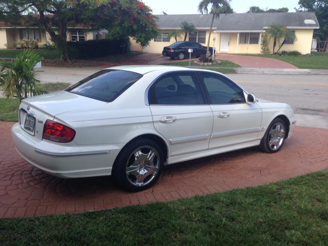 Hyundai Sonata 2005 photo 2