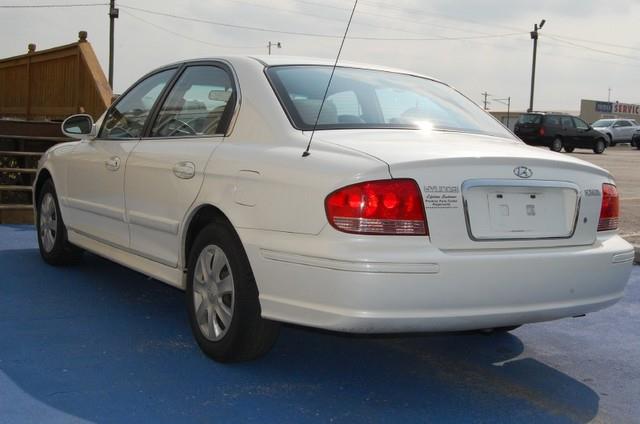 Hyundai Sonata 2005 photo 1