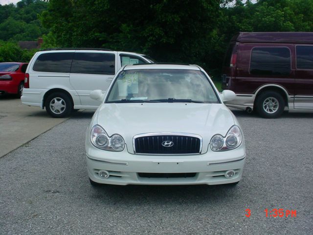 Hyundai Sonata 2005 photo 2