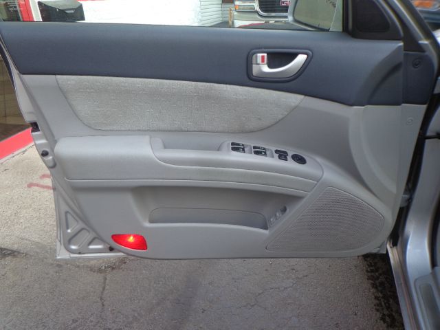 Hyundai Sonata 2006 photo 9