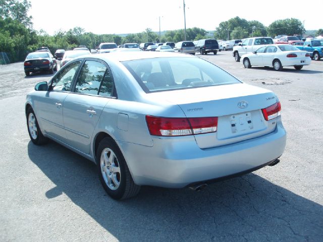 Hyundai Sonata 2006 photo 1