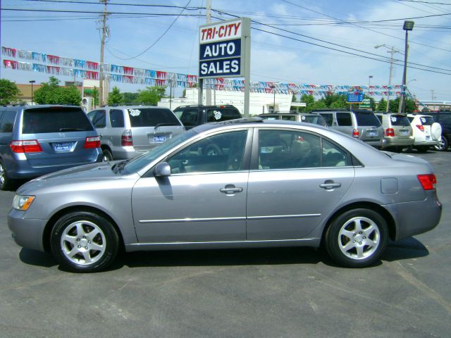 Hyundai Sonata FWD 4dr Sport Sedan