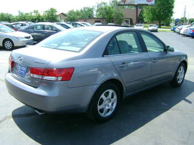 Hyundai Sonata 2006 photo 2