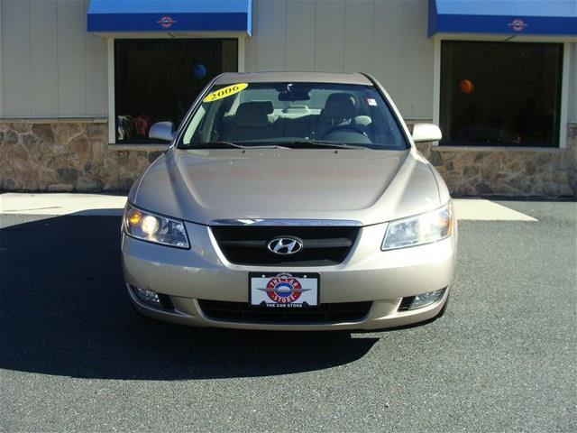 Hyundai Sonata 2006 photo 2