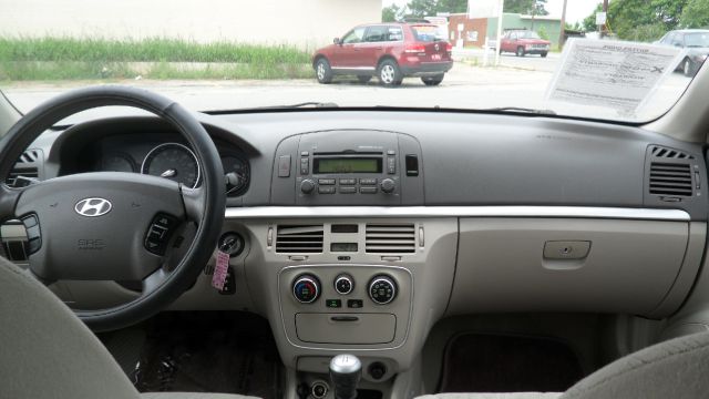 Hyundai Sonata 2006 photo 13