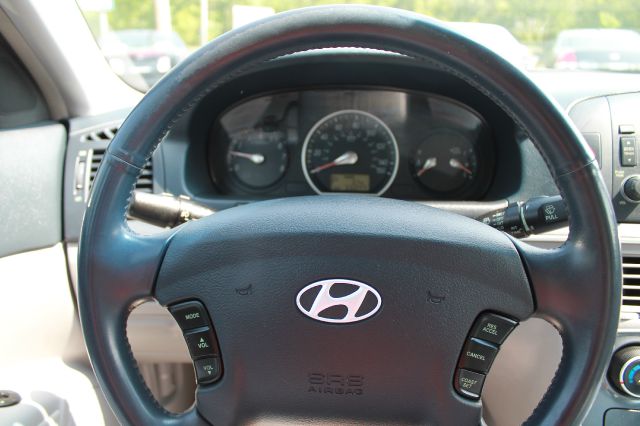 Hyundai Sonata 2006 photo 1