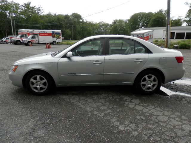 Hyundai Sonata FWD 4dr Sport Sedan