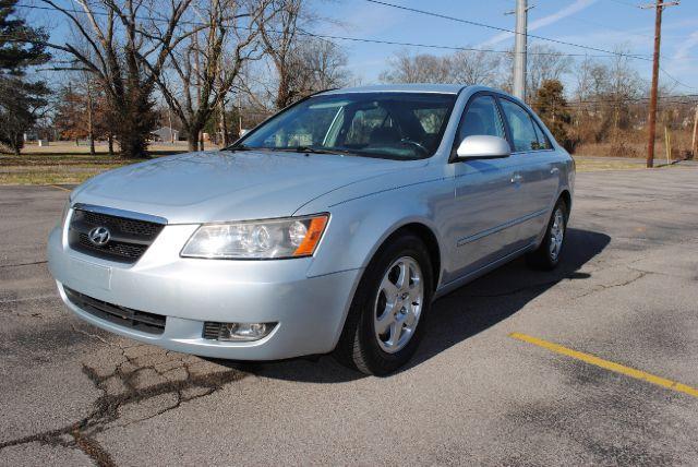 Hyundai Sonata FWD 4dr Sport Sedan