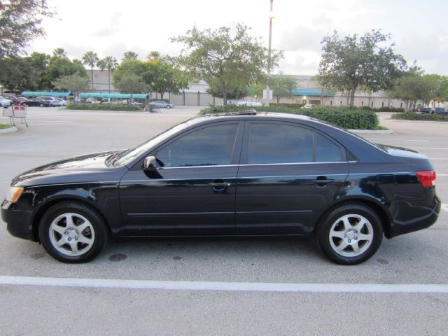 Hyundai Sonata FWD 4dr Sport Sedan