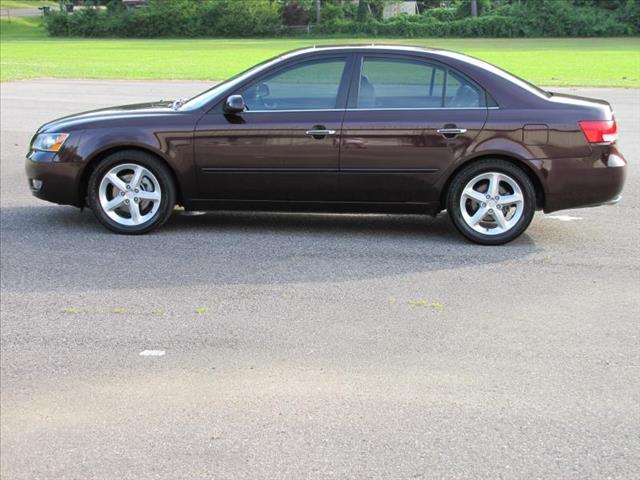 Hyundai Sonata Quad Cab 4x4 Shortbox LS Z71 Sedan