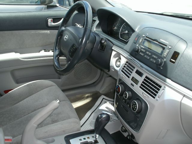 Hyundai Sonata 2006 photo 2