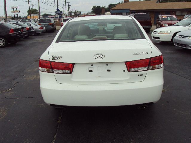 Hyundai Sonata 2006 photo 2