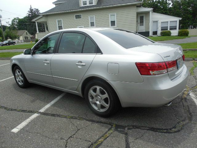 Hyundai Sonata 2006 photo 2