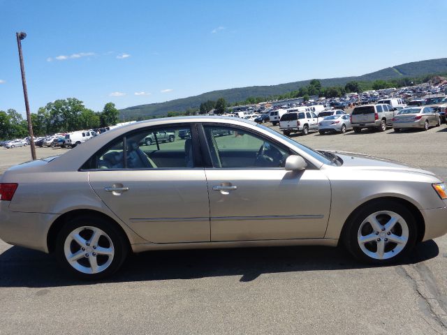 Hyundai Sonata FWD 4dr Sport Sedan