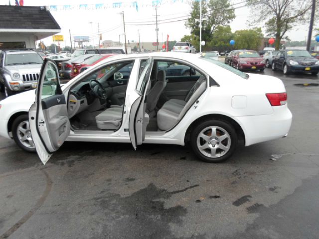 Hyundai Sonata 2007 photo 2